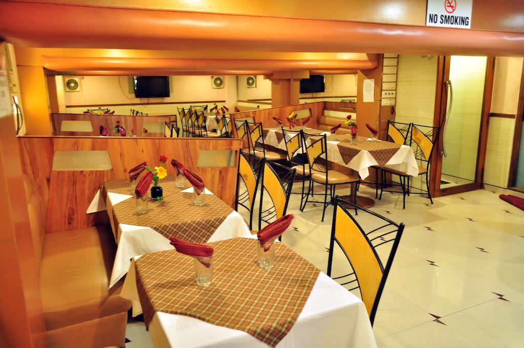 Hotel Tanish Residency Νάβι Μουμπάι Εξωτερικό φωτογραφία