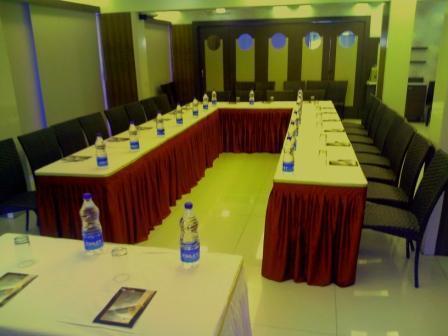 Hotel Tanish Residency Νάβι Μουμπάι Εξωτερικό φωτογραφία