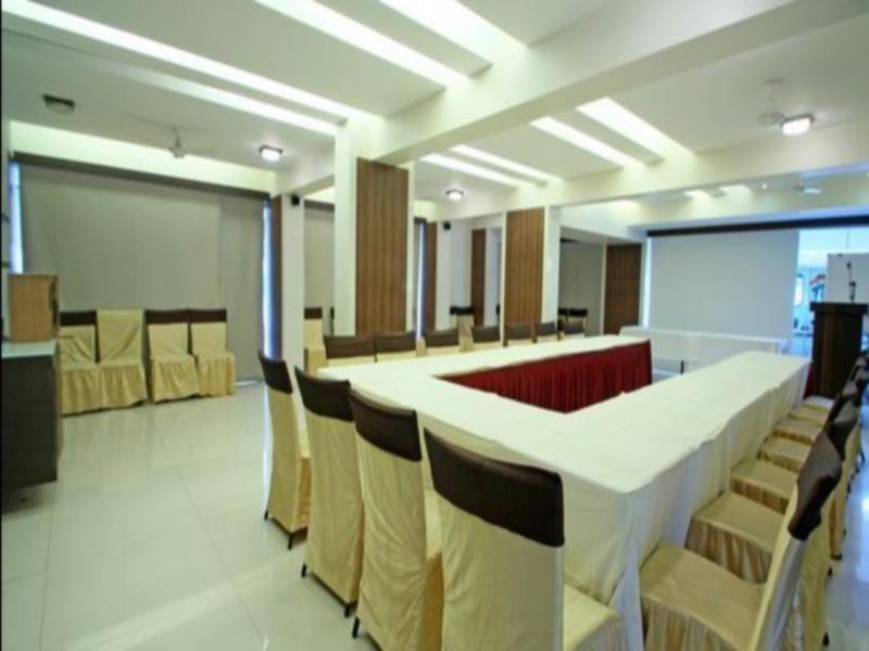 Hotel Tanish Residency Νάβι Μουμπάι Εξωτερικό φωτογραφία